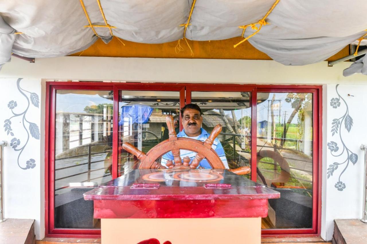 Friends Cruise, Nightstay Houseboat Alappuzha 外观 照片
