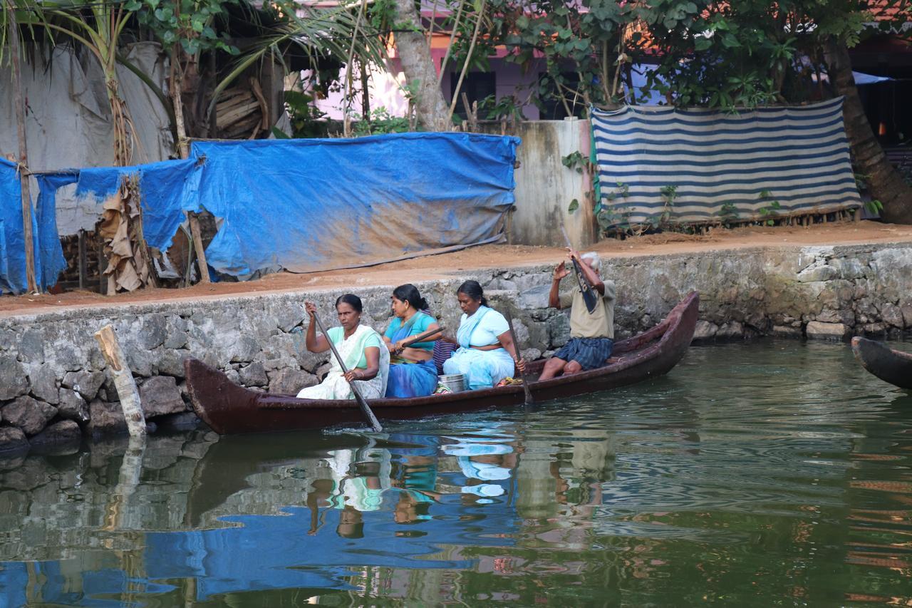Friends Cruise, Nightstay Houseboat Alappuzha 外观 照片