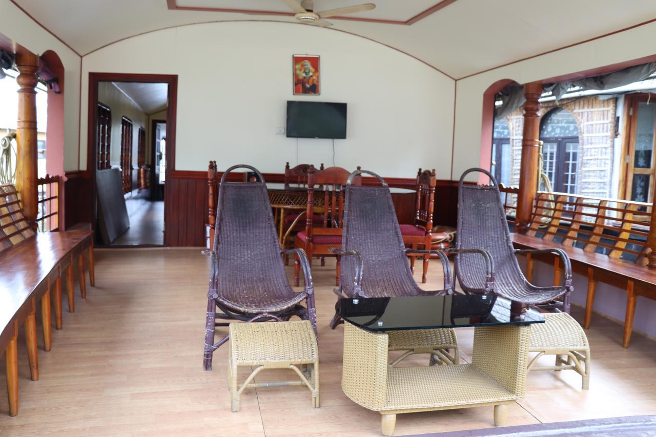 Friends Cruise, Nightstay Houseboat Alappuzha 外观 照片