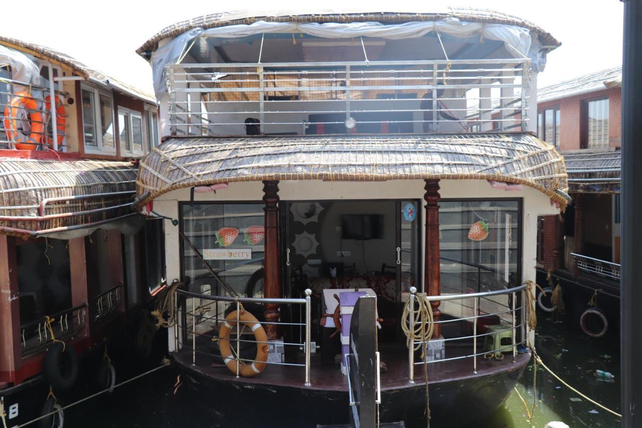 Friends Cruise, Nightstay Houseboat Alappuzha 外观 照片