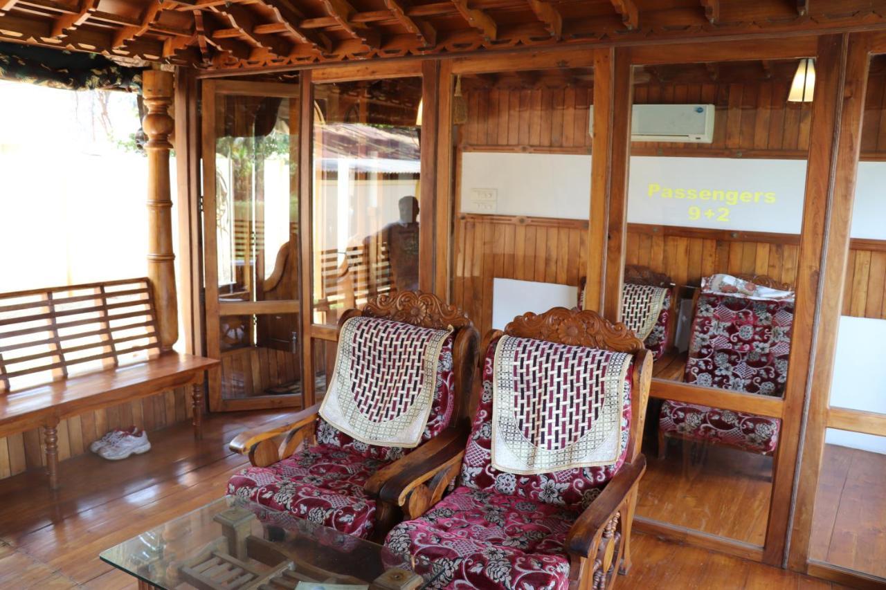 Friends Cruise, Nightstay Houseboat Alappuzha 外观 照片