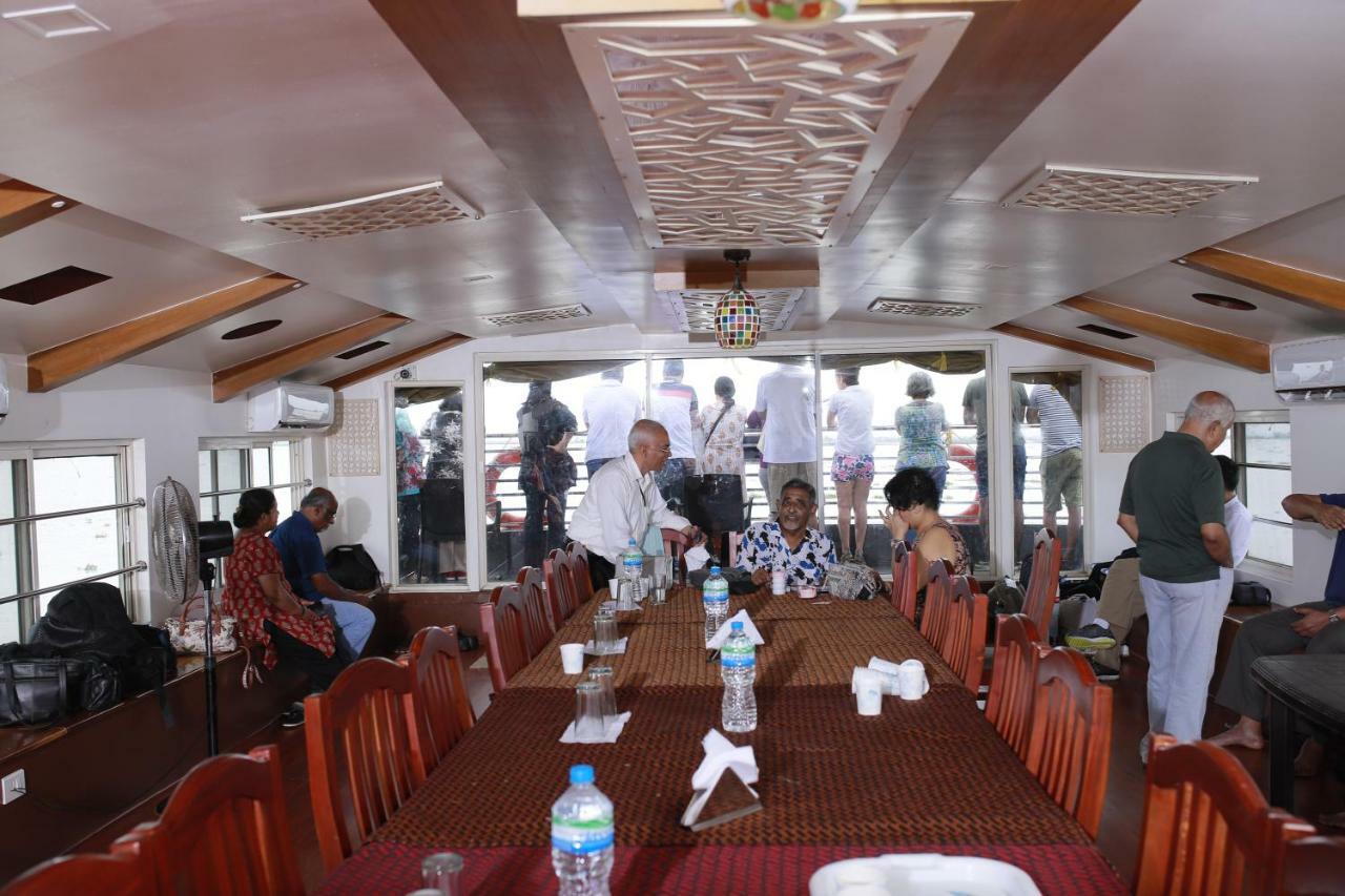 Friends Cruise, Nightstay Houseboat Alappuzha 外观 照片